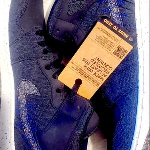 Jordan 1 mid crater black